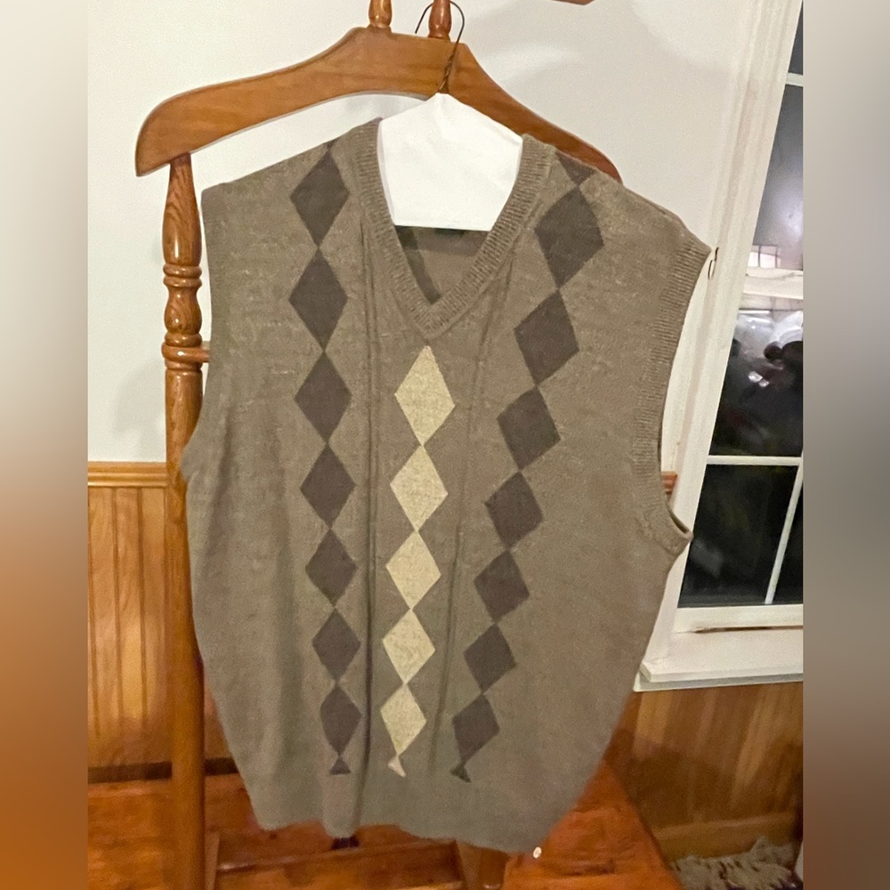 🥳 5/$20 Vintage: Dockers sweater vest.